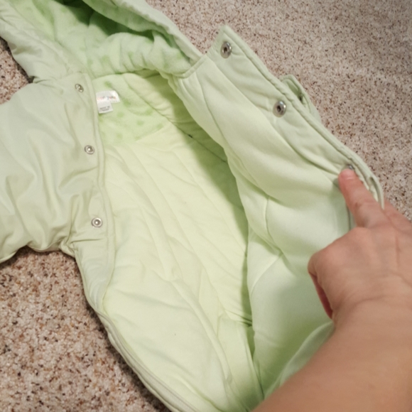 6 month snow suit Unisex Almost new - Picture 6 of 8